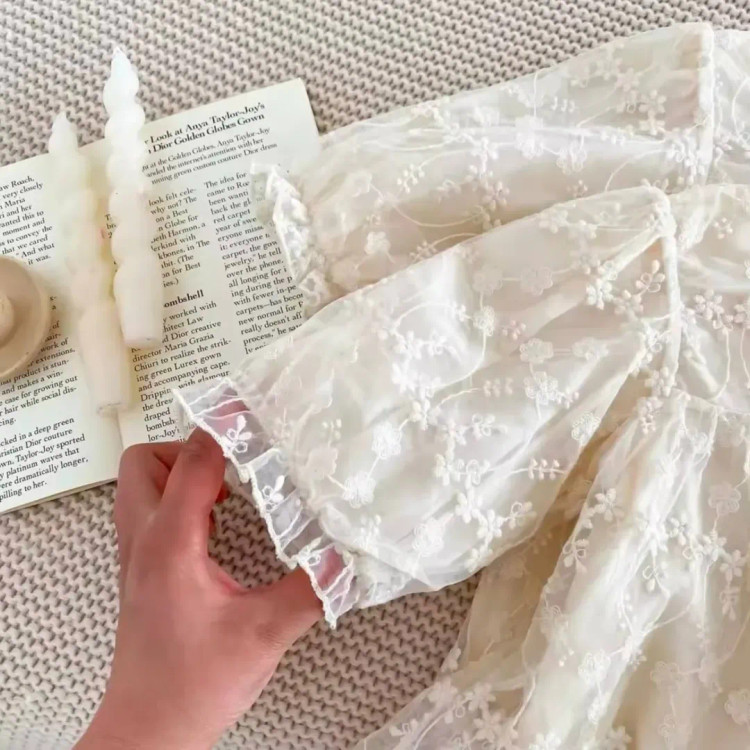 پیراهن گیپور مجلسی دخترانه سایز ۹۰ با طراحی شیک